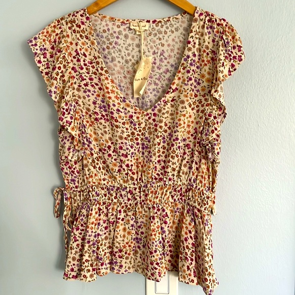 Floral Peplum Ruffle Blouse - Picture 2 of 4